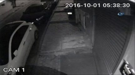 Para dolu çelik kasayı 1 dakikada çaldılar