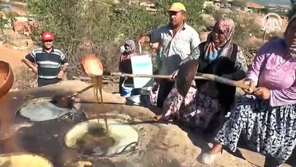 200 yıldır imece usulü pekmez yapıyorlar