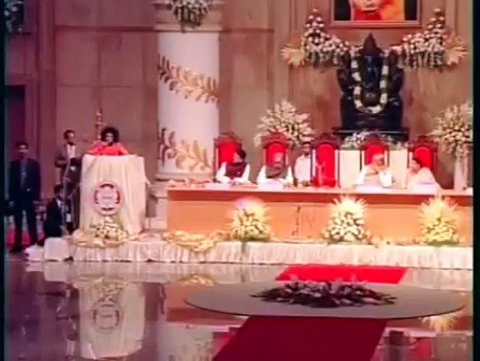 Few Suggestions To Doctors From Sri Sathya Sai Baba | Sathya Sai Baba Blessings