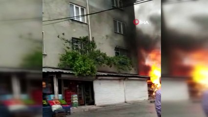 Avcılar’da korkutan yangın: Yanan binanın 2. katından böyle atladı