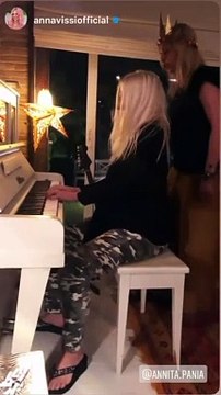 Πάνια – Βίσση: Μοναδικό βίντεο! Η Αννίτα στο πιάνο και η Άννα τραγουδά