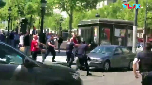 Detik-Detik Seorang Pengemudi Sengaja Hantam Pria di Prancis