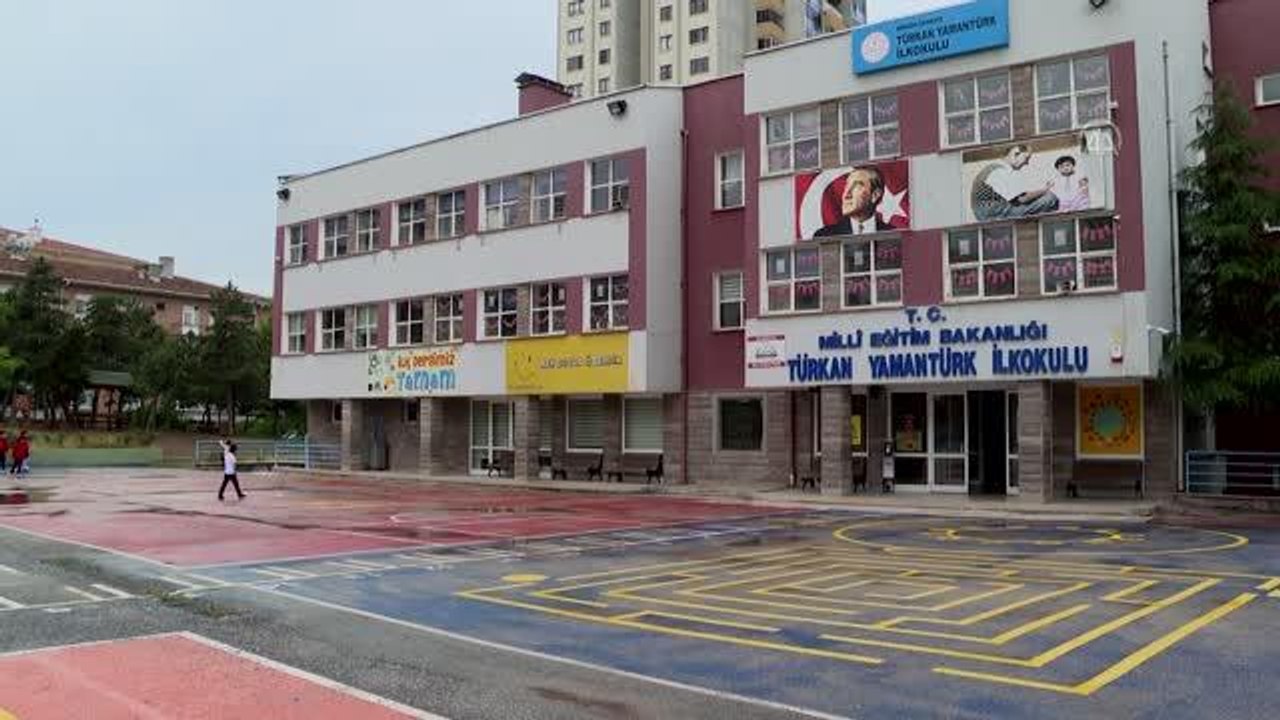 İlkokul öğrencileri yüz yüze eğitime başladı