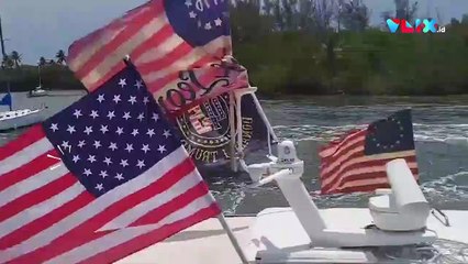 Pendukung Trump Berkumpul dalam Parade Perahu