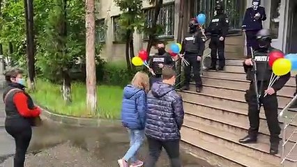 COPII PREMIAȚI CU MEDALII PENTRU SPIRIT CIVIC