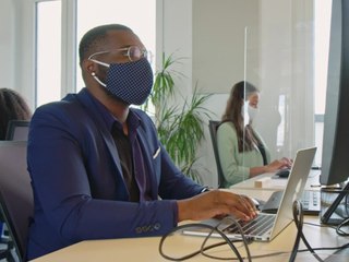 Zahl der Arbeitslosen sinkt im Mai rapide