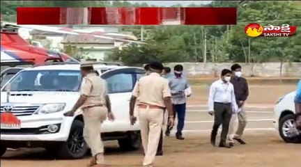 మంత్రి కే టి ఆర్, సోనుసూద్ ల  మధ్య ఆసక్తికర సన్నివేశం