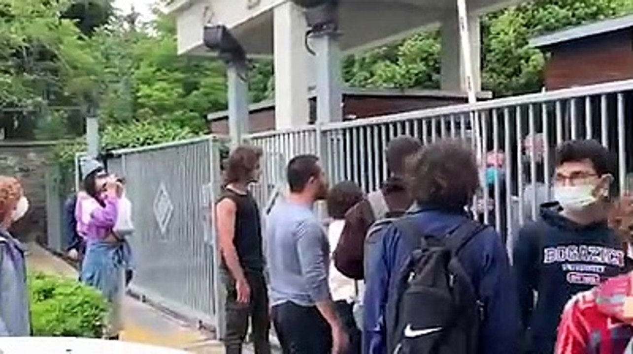 Boğaziçi Üniversitesi'nde özel güvenlik, öğrencileri yumrukladı