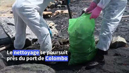 Navire en feu: le nettoyage des plages sri-lankaises se poursuit
