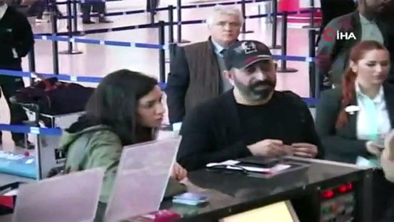 Sözde kadın hakları savunucuları konu Cem Yılmaz olunca 3 maymunu oynadı!