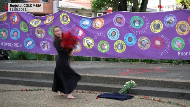 Through theatre, feminists protest against violence during demonstrations in Colombia
