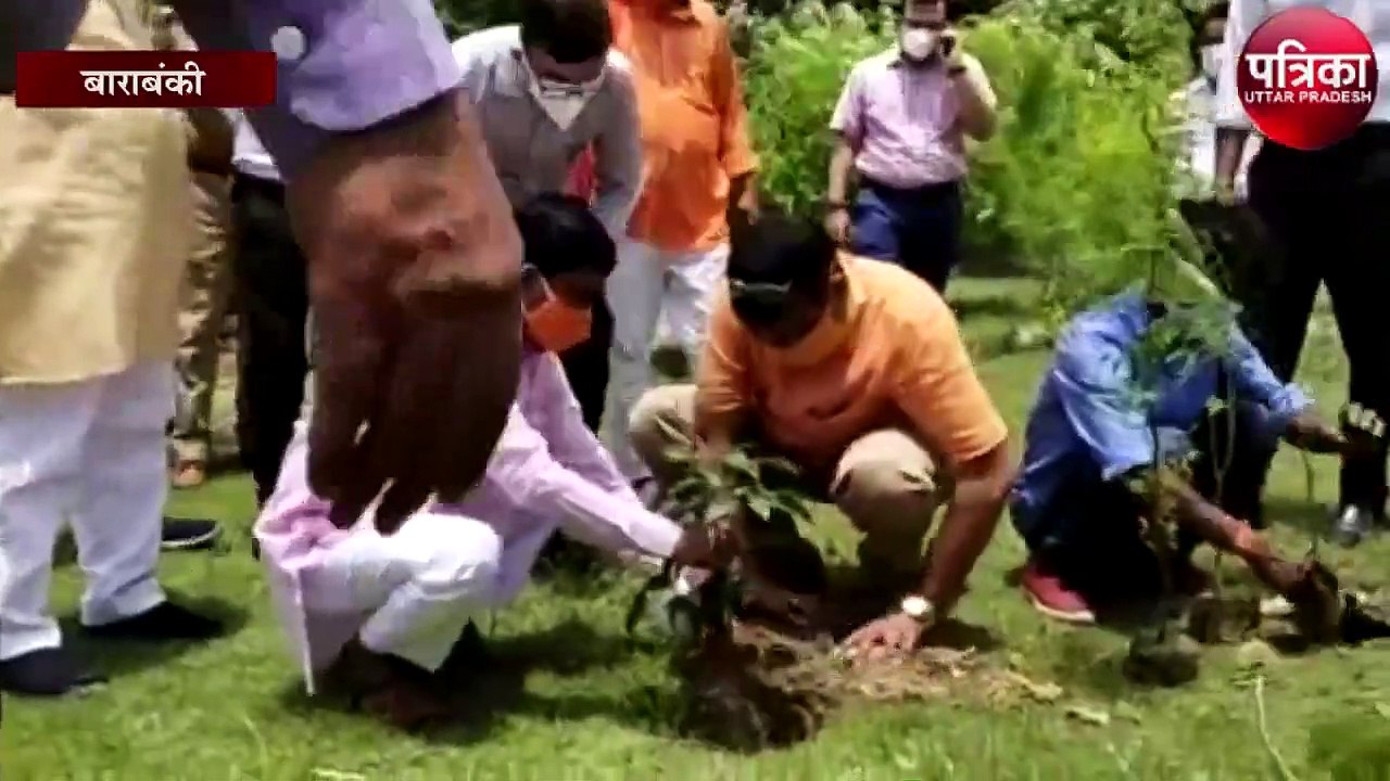 बाराबंकी में युवाओं का आज से शुरू हुआ कोविड टीक...