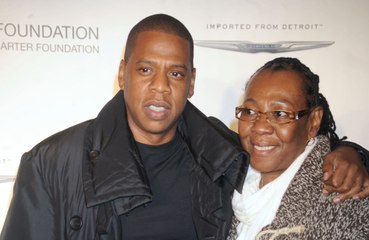 Jay-Z : sa mère ne voulait pas qu'il parle de son homosexualité dans le morceau Smile