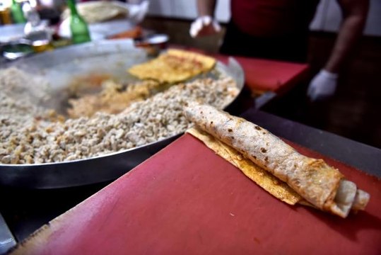 Kademeli normalleşme kapsamında işletmeler müşteri kabul etmeye başladı