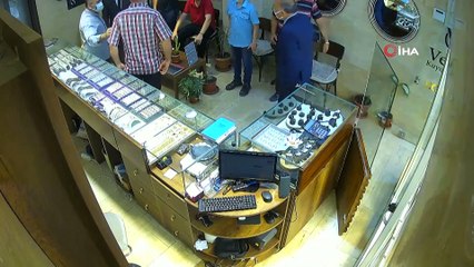 Tezgah arkasındaki kişi esnaf değil, CHP üyesi çıktı