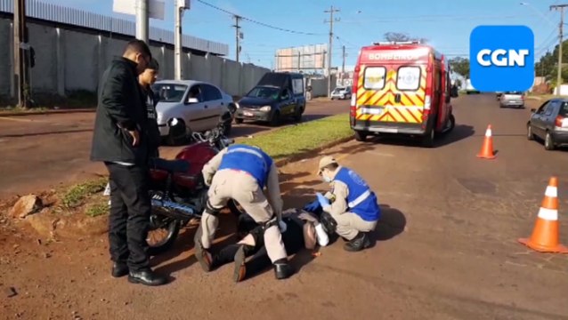 Motociclista fica ferida em acidente no viaduto da PRc-467 com a Avenida Rocha Pombo