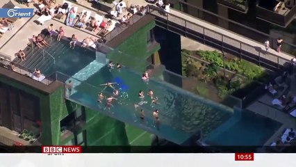 أول مسبح شفاف بالعالم في لندن على ارتفاع شاهق