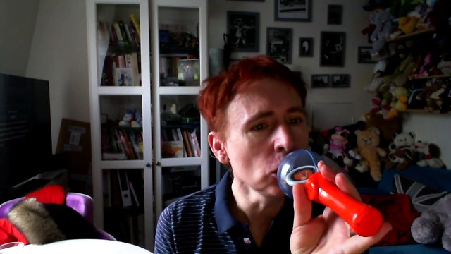 Wiwi égratigne l'ombre de moi même