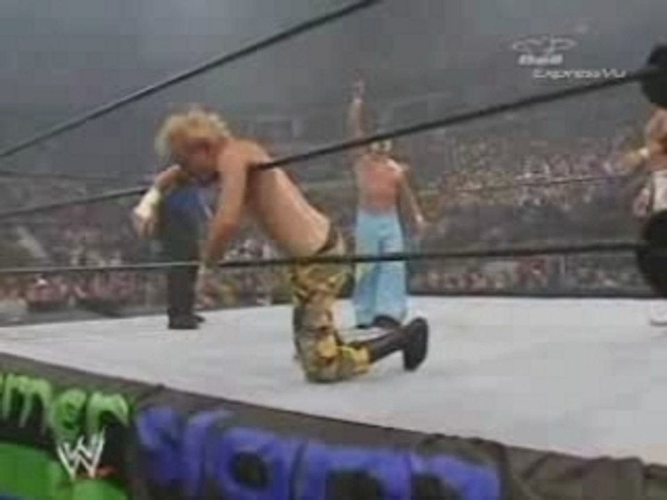 rey mysterio fait son 619 sur ...