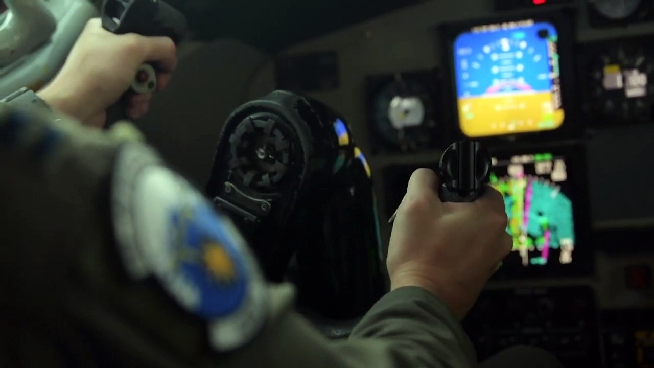 US Air Force • KC-135 Stratotanker • Performs Aerial Refueling to Multiple Aircraft