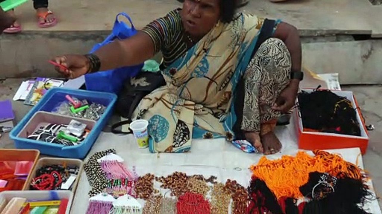 Süd Indien Tamil Nadu, wo die Götte wohnen und  im Mittelpunkt der Verehrung stehen.