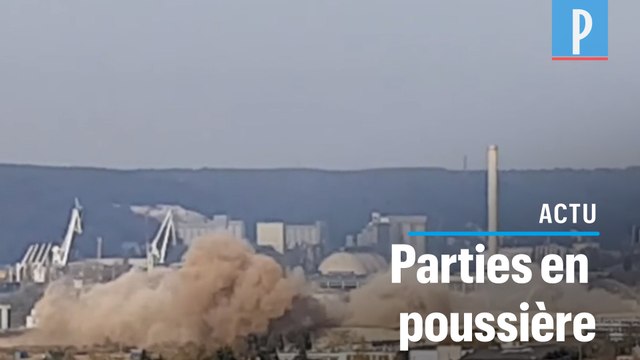 Ex-raffinerie Pétroplus : deux des dernières cheminées dynamitées