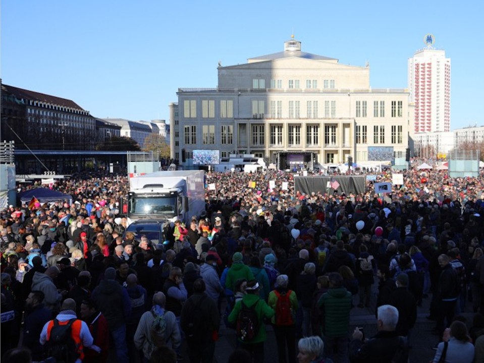 Regeln missachtet: 'Querdenken'-Demo in Leipzig aufgelöst