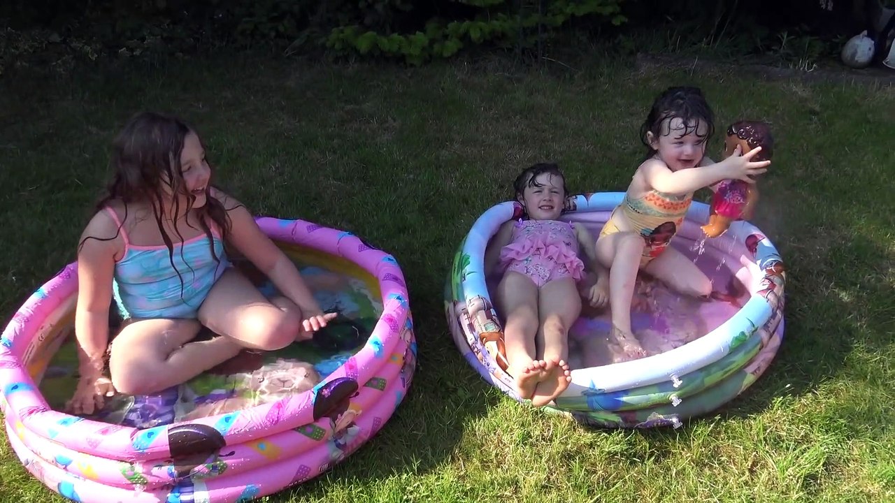Sophia Isabella e Alice Brincando na Piscina Episódio  (27)