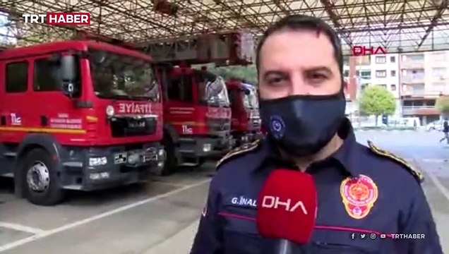 Enkaz altından kurtarılma anı yılan kamerada