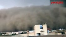 Suudi Arabistan'daki kum fırtınası dehşete düşürdü