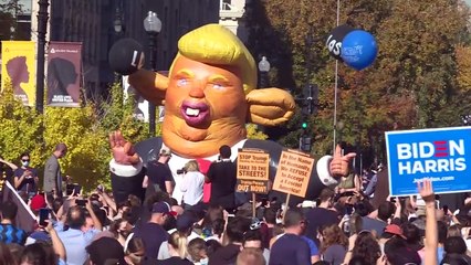 Scène de liesse devant la Maison Blanche après l'annonce de la victoire de Biden