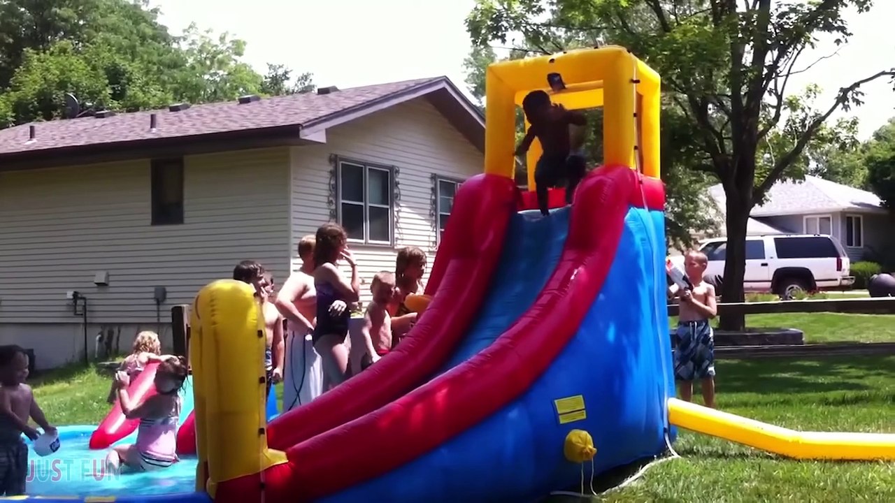 Videos De Risa 2020 nuevos  Videos Graciosos - Niños traviesos con Agua