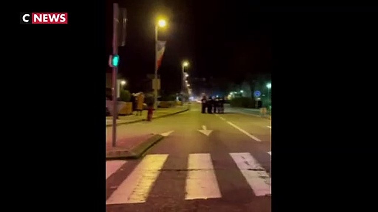 Plusieurs policiers blessés à Oyonnax dans l'Ain lors de violences urbaines avec incendies de voitures, de poubelles ainsi que des tirs de mortiers d'artifice