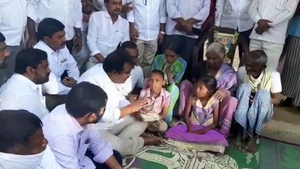 వారి దీనస్థితికి చలించిపోయిన సీఎం కేసీఆర్‌ సతీమణి