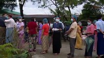 سكان ميانمار يصوتون في انتخابات تشريعية وحزب أونغ سان سو تشي الأوفر حظا