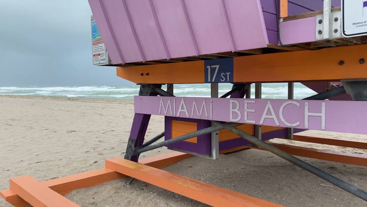 Eta's winds lash at Miami Beach