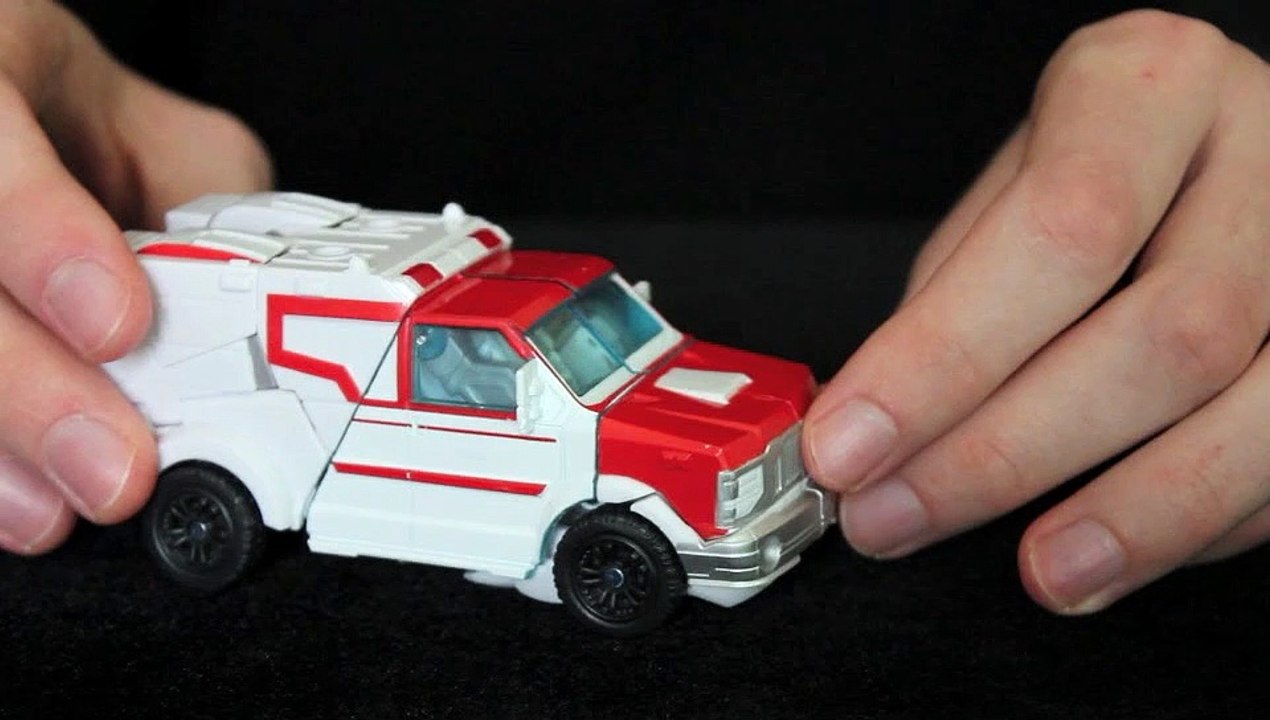 Transformers - "Prime: Robots In Disguise" Ratchet Review