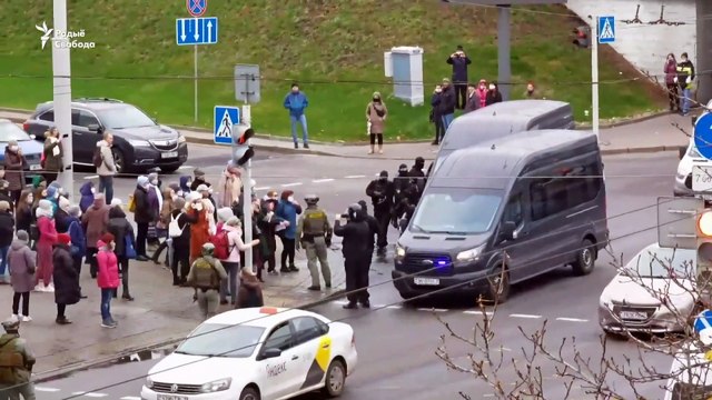 Nouvelle manifestation au Bélarus, la dirigeante de l'opposition félicite Joe Biden