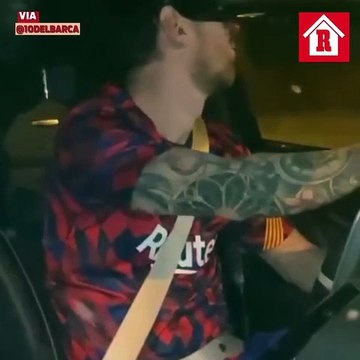 Aficionados del Barcelona halagan a Messi después de la victoria ante el Betis