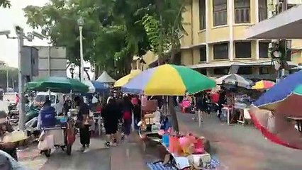 8-11-2563 บรรยากาศ "ราษฎร" ปักหลักชุมนุมใหญ่ อนุสาวรีย์ประชาธิปไตย เตรียมเคลื่อนขบวน #khaosod