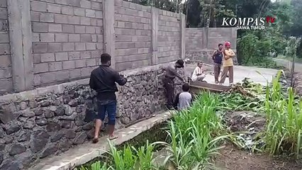 Bermain Hujan, Balita Tewas Hanyut di Parit