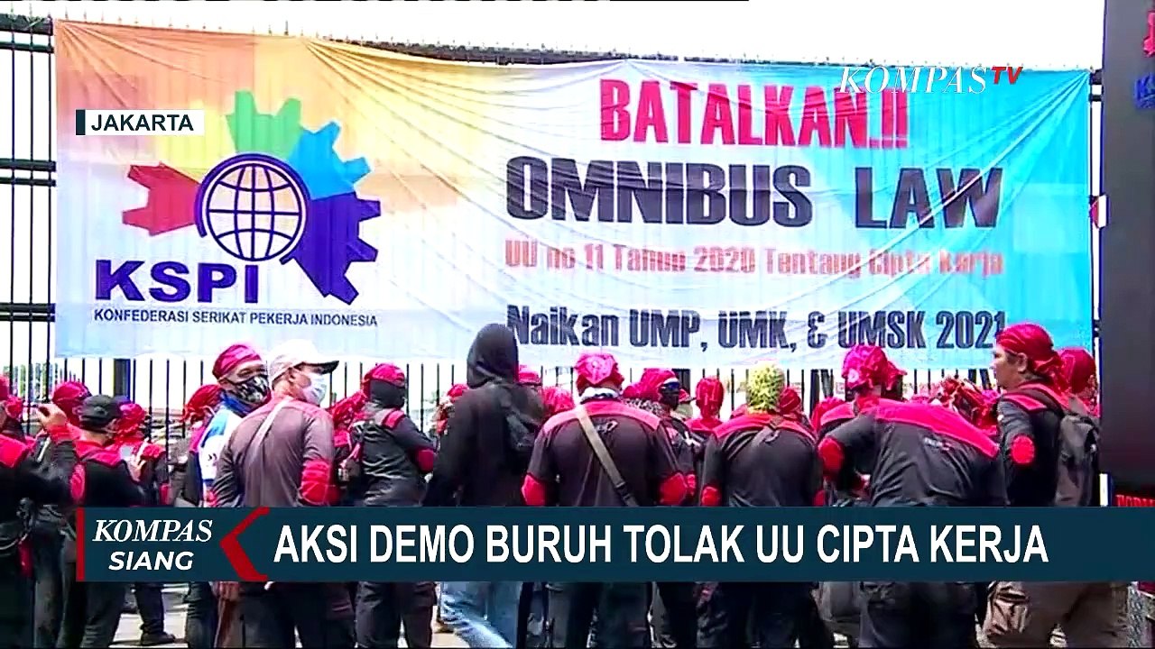 Bawa Mobil Komando, Serikat Buruh kembali Lakukan Demo di Gerbang DPR