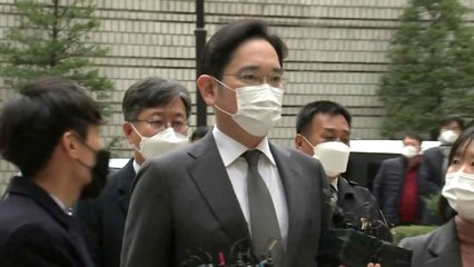 이재용, 10개월 만에 재판 출석...'전문심리위' 놓고 특검·재판부 충돌 / YTN