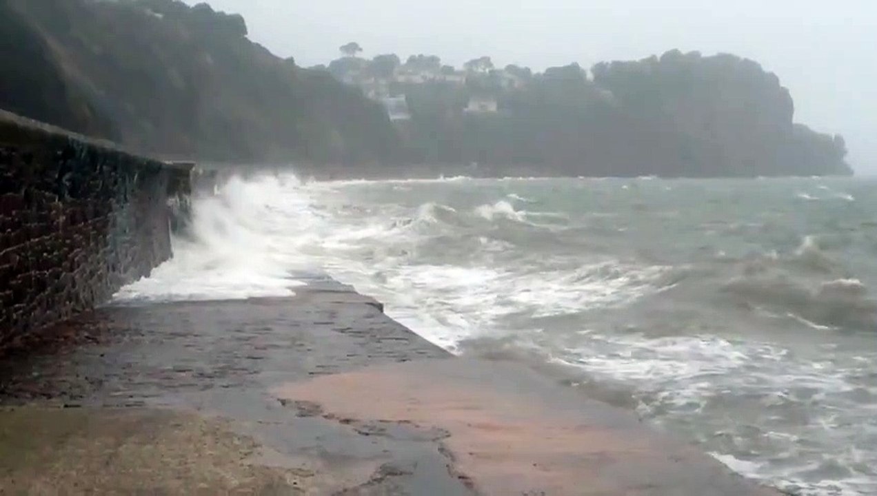teignmouth rough sea