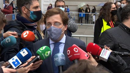 Almeida ve una "obligación moral" bajar el IVA de las mascarillas