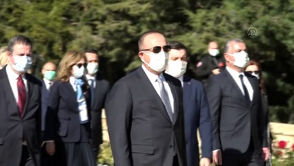 Dışişleri Bakanı Çavuşoğlu ve merkezde görevli büyükelçiler Anıtkabir'de