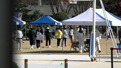 수능 앞두고 고3 담임 확진...'깜깜이 전파'도 걱정 / YTN