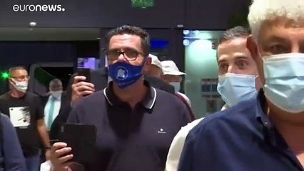 شاهد: سياح إسرائيليون تحط بهم طائرة لأول مرة في مطار دبي