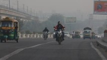 India prohíbe los petardos por la pandemia en las ciudades más contaminadas