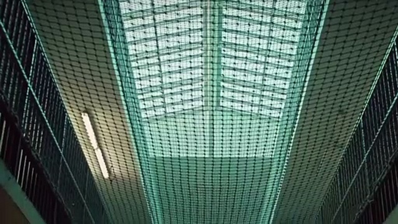 Plus belle la vie : Mouss partage la cellule du plus grand criminel de Plus Belle La Vie